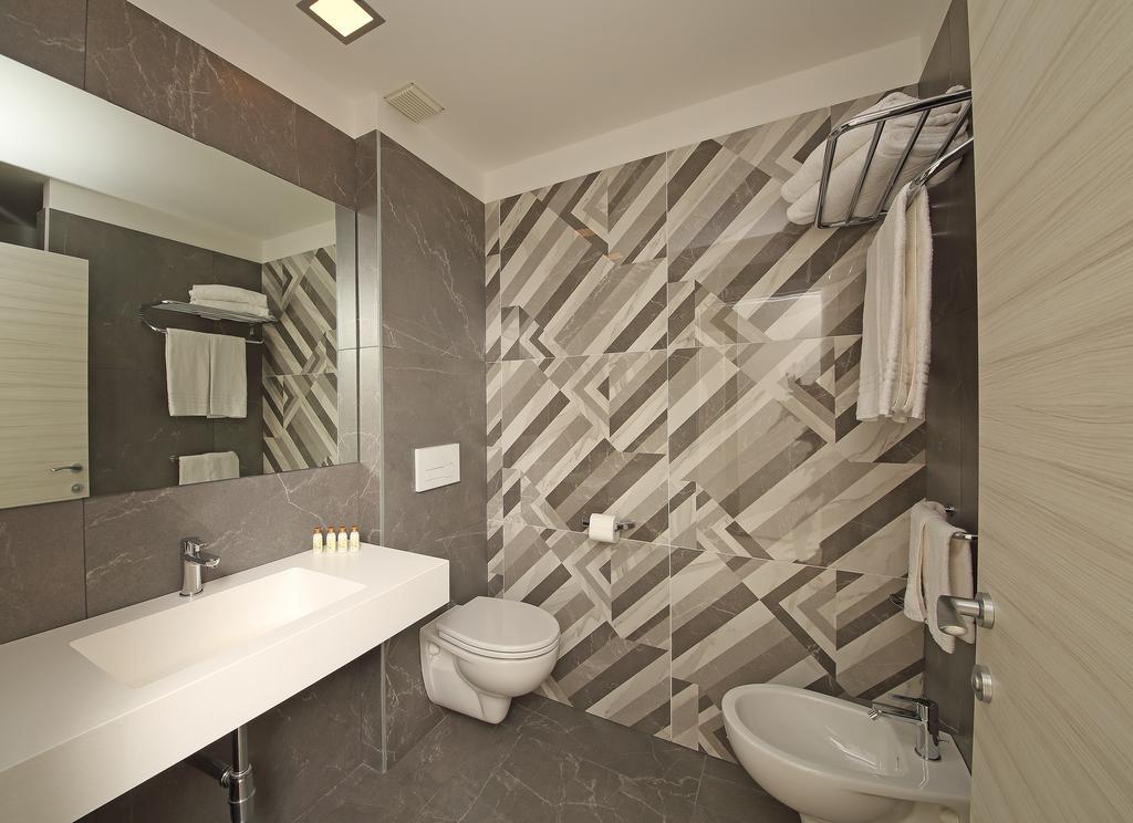 Hotel Holiday Sirmione Zewnętrze zdjęcie