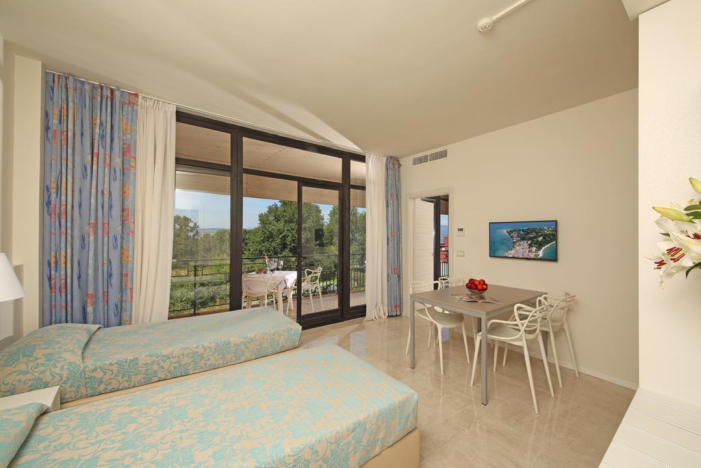 Hotel Holiday Sirmione Zewnętrze zdjęcie